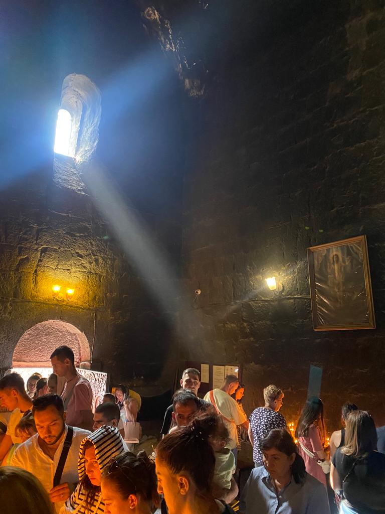 Достопримечательности Армении: Черный монастырь на озере Севан